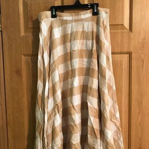 Checkered Who What Wear skirt, size 6